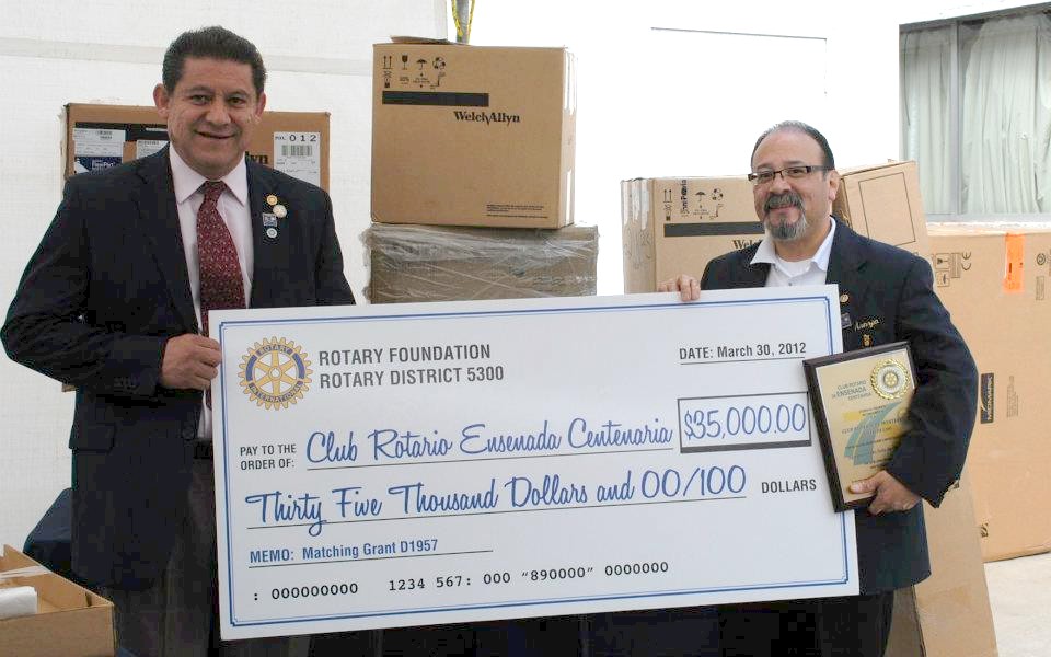 Ensenada Centenaria Rotary Club Past President Dr. Mario Troncoso aka â€œPalitoâ€ and Montebello Rotary Club Past President Robert Monzon presenting Hospital Medical Equipment valued at $35,000 provide by District 5300 Matching Grant